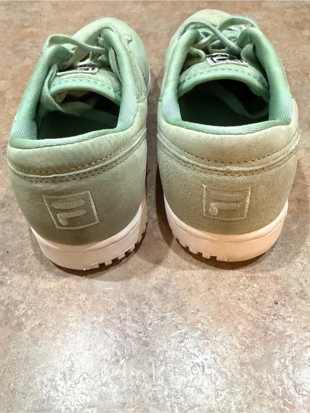 Women's FILA Suede Sneakers. Size
7.5 - Picture 5 of 6